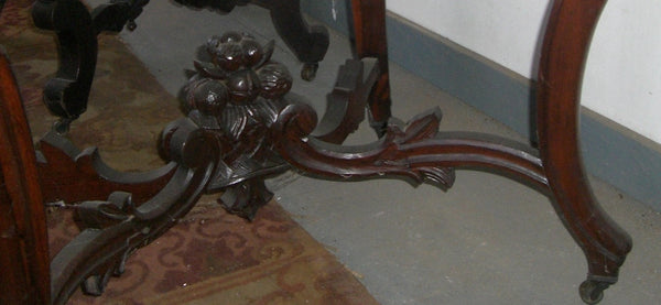 White Rococo Turtle Top Table